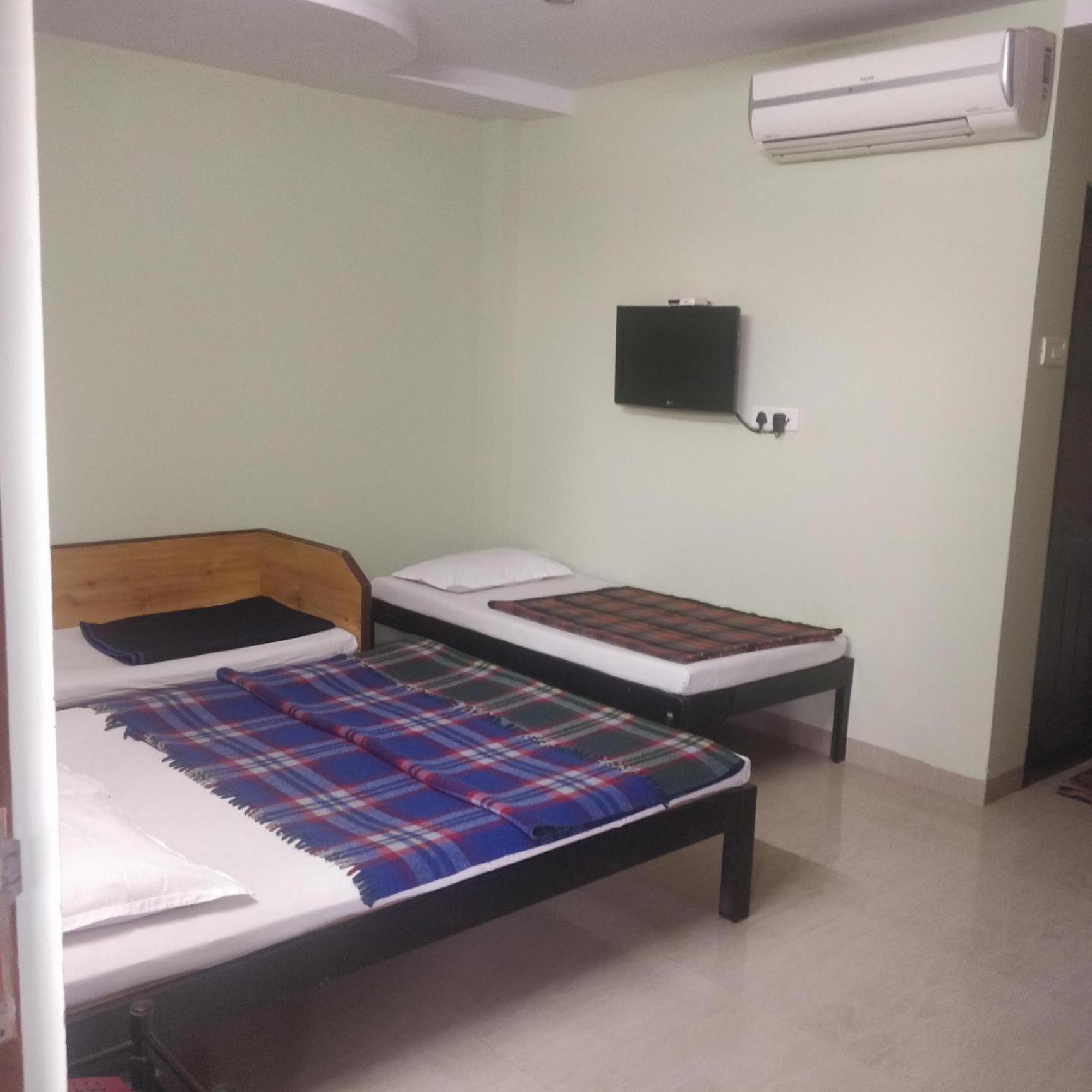 Hotel Delta Executive Shirdi Exterior foto