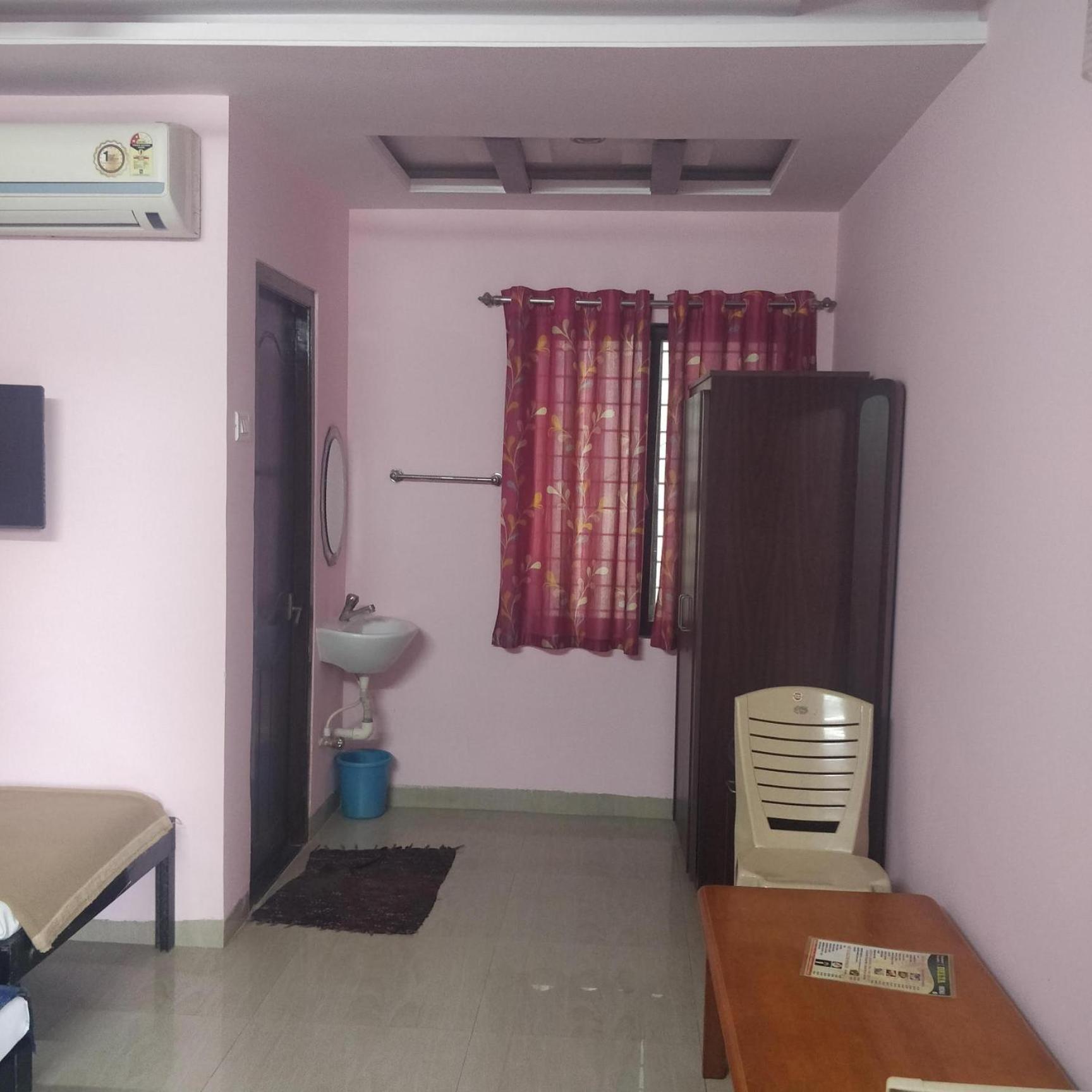 Hotel Delta Executive Shirdi Exterior foto